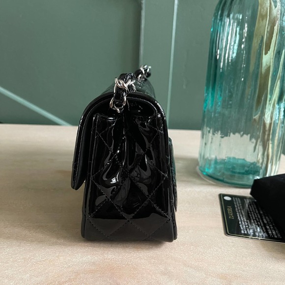 ❌SOLD❌EUC Chanel Classic Flap Mini Square Patent Black Silver HW Crossbody - Picture 6 of 16